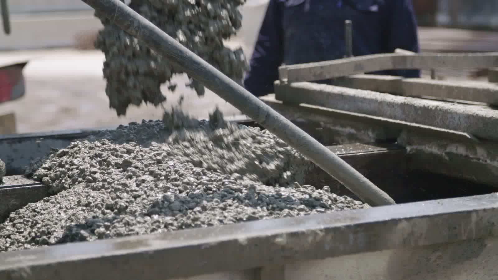 Betonowanie fundamentów pod dom jednorodzinny